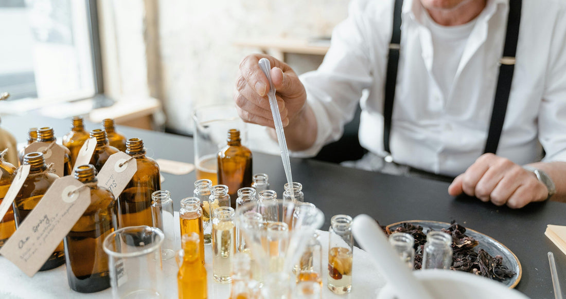 Essential Oil Blending for Beginners: Safe, Simple Recipes & Pro Tips